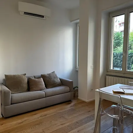 Regina In Porta Lodovica - Wifi E Breakfast Box Apartment Milan